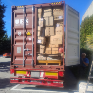 Container della Fondazione CAM SAFA pieno di colli in partenza per il Burkina Faso